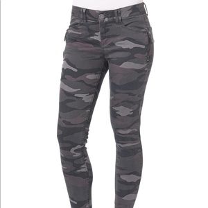 Democracy skinny gray camo jeggings